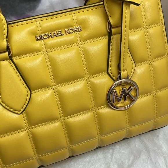 NWT Michael Kors ‘Sheila’ Small Center Zip Non-Leather Satchel - Picture 9 of 14